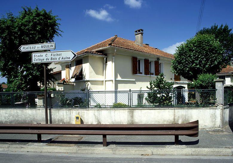 Castors du Rail n°11: vue d'ensemble d'un pavillon isolé, comme les quatre autres.