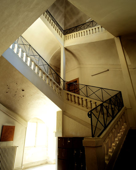 Vue d'ensemble de l'escalier d'honneur.