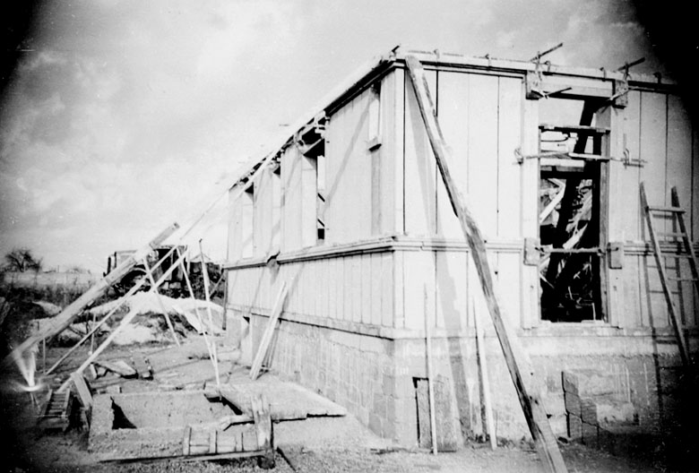 Castors du Rail n°2 : vue de la maison en cours de construction.