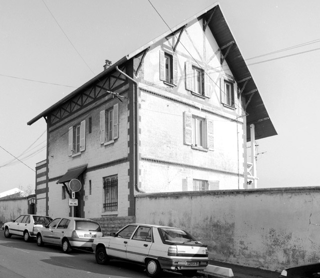 Façade sur rue.