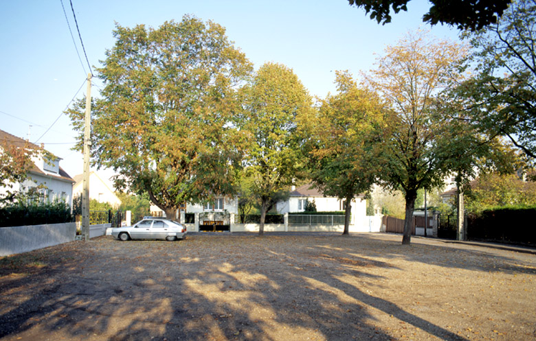 Lotissement des Côtes-Reverses. Vue de la rue Georges-Colson.