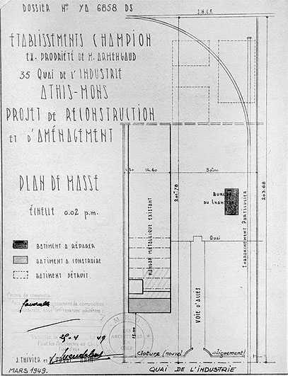 Projet de reconstruction et d'aménagement, indiquant les bâtiments détruits, à réparer et à reconstruire ; J. Thivier et R. Poggi, mars 1949. Devenue propriétaire à la fin de la guerre du terrain et des bâtiments appartenant à M. Armengaud, la société Champion ne reconstitue pas ces biens tels qu'ils se comportaient mais leur apporte les modifications suivantes : bâtiment 1 remis en état et aménagé en bureau de chantier ; bâtiments 2 à 6 non reconstitués ; en remplacement de ces derniers, construction d'un pavillon d'habitation de directeur avec bureaux et garages.