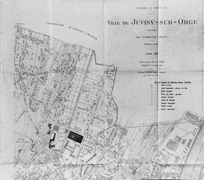 Plan de situation des bâtiments publics sinistrés d'après le plan de la ville dressé par L. Poussin, géomètre-en-chef, en 1946 et restituant l'état d'avant avril 1944 pour l'Association Syndicale de Remembrement.