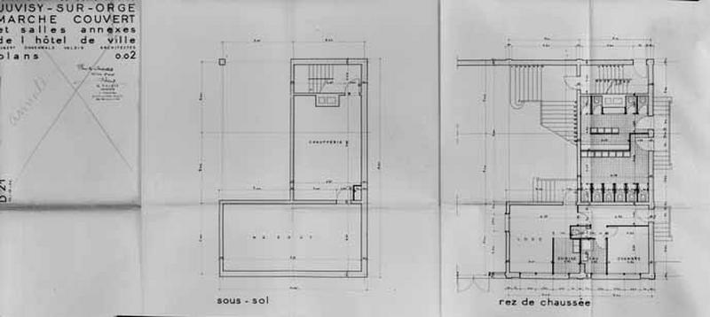 Salles et locaux annexes du bâtiment de la salle des fêtes : plans des sous-sol et rez-de-chaussée dressés par Louis Aubert, Eugène Valdin, Paul Ohnenwald, architectes-urbanistes de la commune agréés par le MRU, daté du 15 décembre 1954.