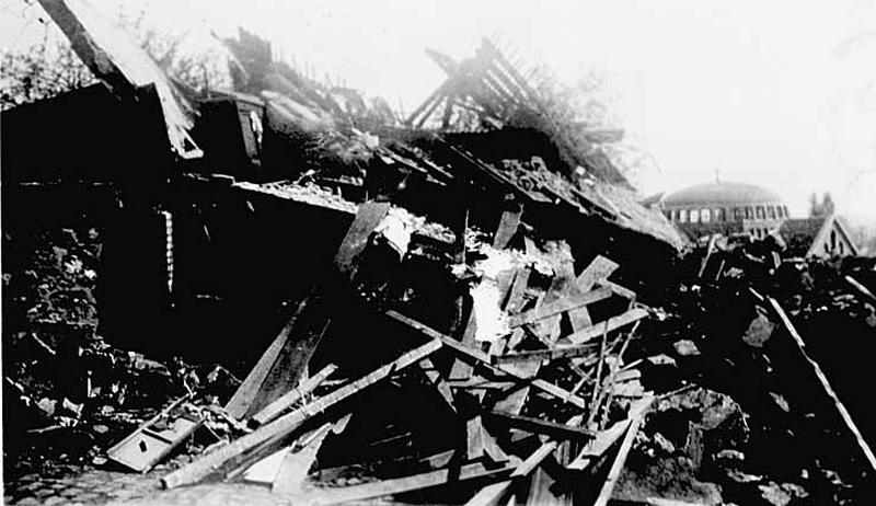 Photographie du terrain bombardé de la propriété d'Antoine Brancher, dite Villa BeauSite, jointe à la demande d'indemnisation pour dommages de guerre.