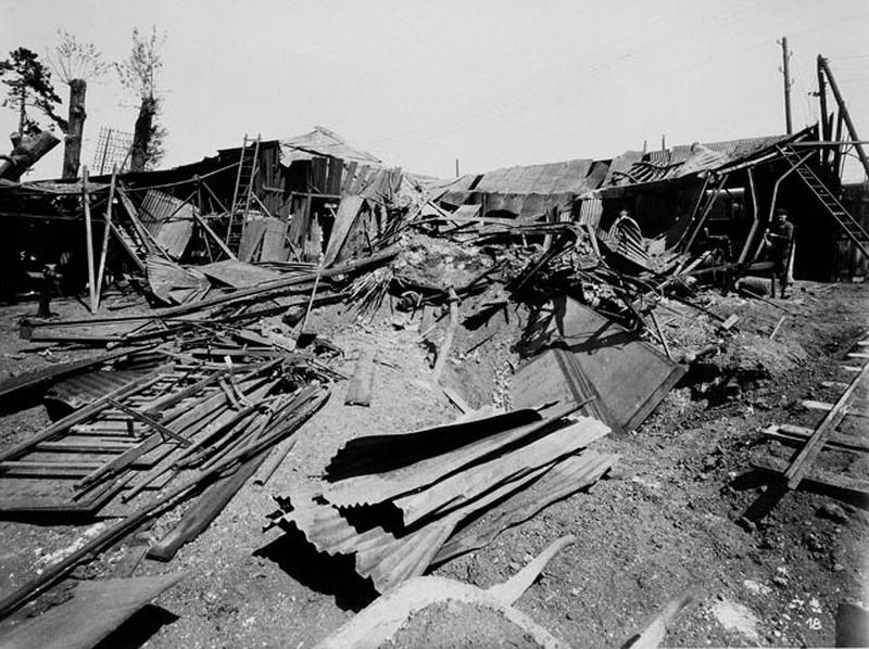 Photographie d'une partie du triage bombardé illustrant le rapport d'expert (datant de juin 1944) joint à la demande d'indemnisation pour dommages de guerre.