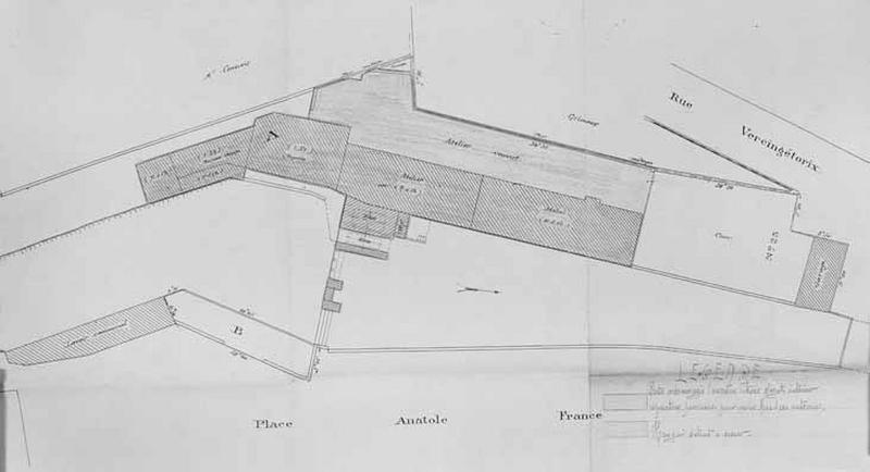 Plan détaillé des bâtiments de la marbrerie mécanique bombardée illustrant le rapport joint à la demande d'indemnisation pour dommages de guerre et à la reconstruction prioritaire au titre des établissements industriels, commerciaux et agricoles.