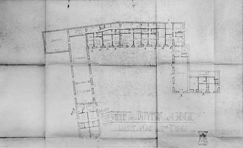 Plan du deuxième étage levé par L. Aubert, architecte de la ville, le 28 juillet 1945.