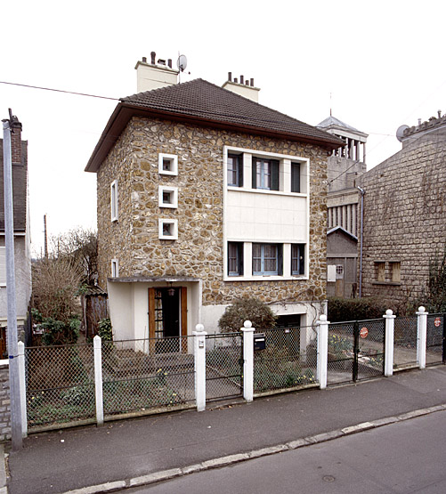 Vue d'ensemble du pavillon situé 104, avenue Jean-Jaurès.