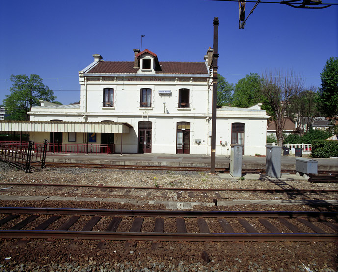 Façade postérieure (côté voies ferrées).