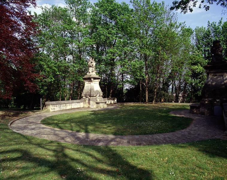 Vue partielle du parc des fontaines.