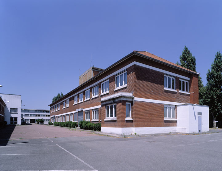 Le bâtiment des bureaux reconstruit après la Seconde guerre mondiale.