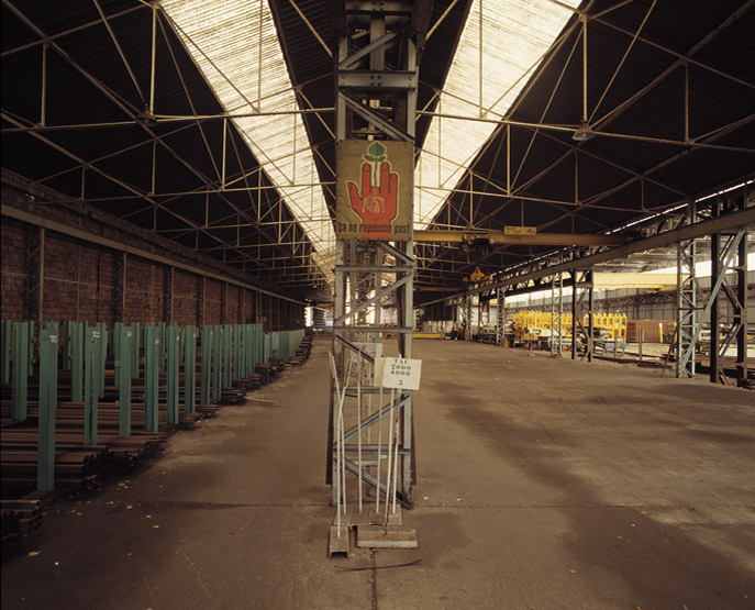 Etablissements Champion : vue intérieure du hangar de stockage.