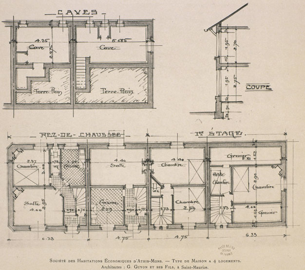 Coupe et plans du type de maison à 4 logements.