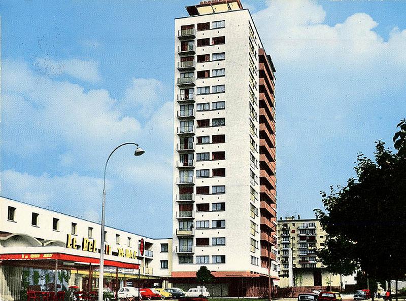 Vue de la tour centrale, vers 1970.