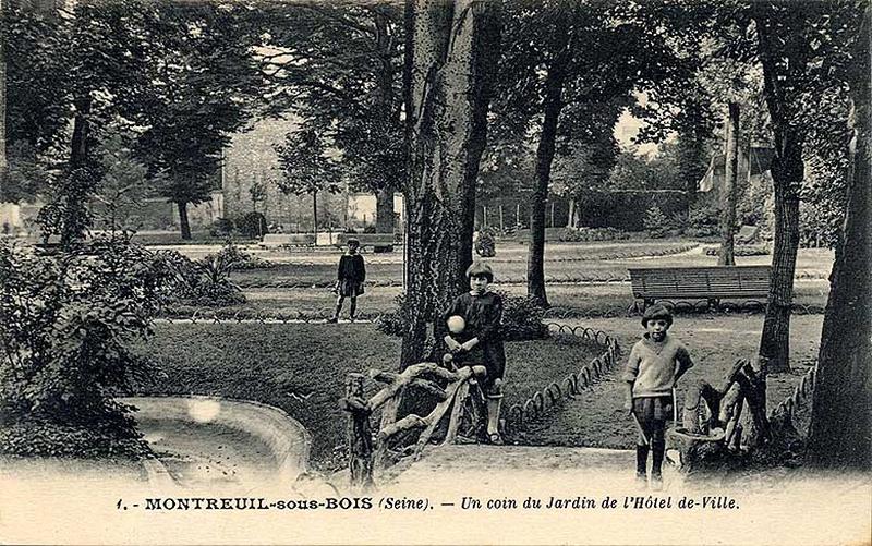 Montreuil-sous-bois. Un coin du jardin de l'hôtel de ville, carte postale, début 20e siècle