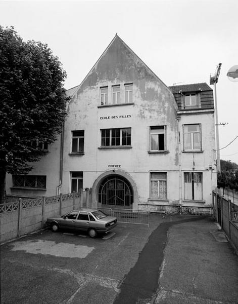 Entrée sur la rue Anatole France