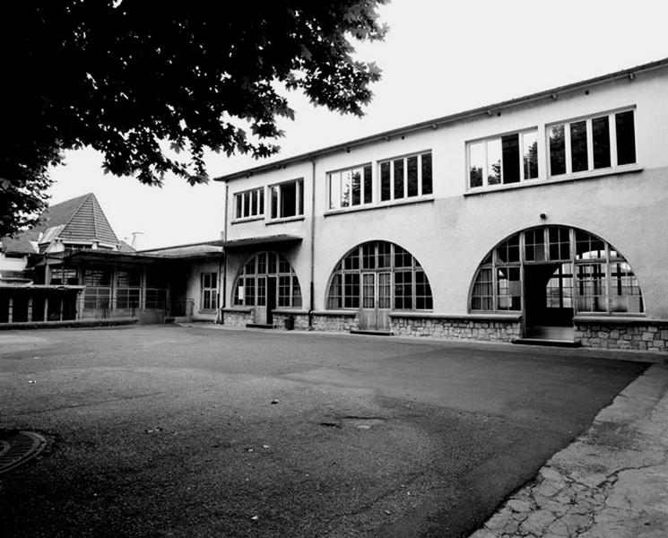 Vue d'ensemble de la cour principale