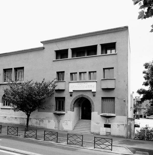 Elévation extérieure : extrémité du bâtiment