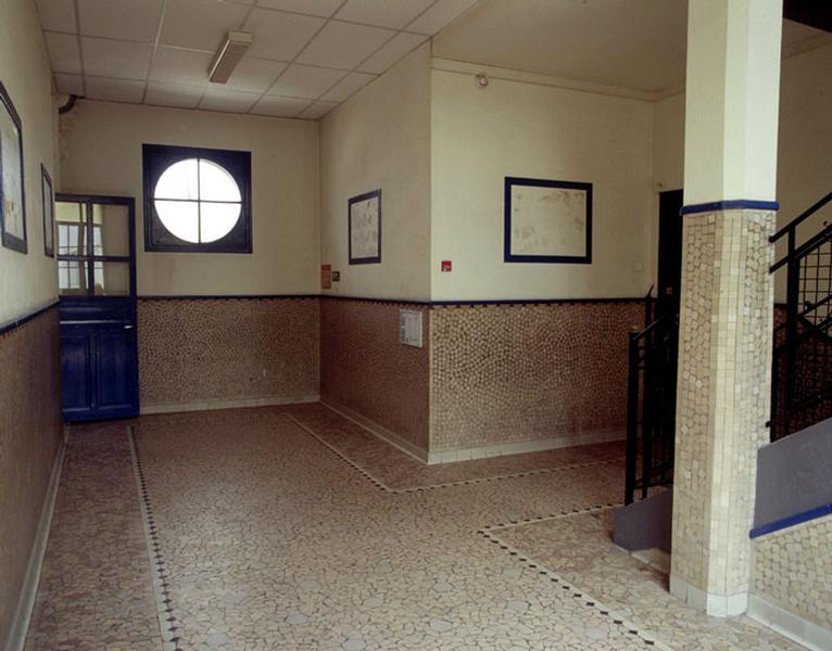 Ecole la Boissière : vestibule au premier étage