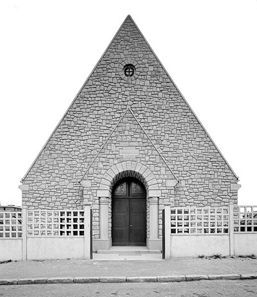 Elévation de la façade, côté entrée.