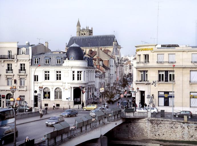 Le quartier Saint-Aspais, vu depuis la terrasse du musée.