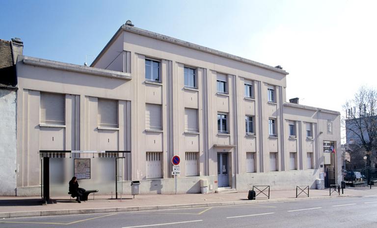 Vue générale, depuis la rue du Général-de-Gaulle.