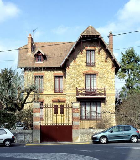 Exemple d'architecture de la villégiature sur le plateau nord de Melun, 8 rue Fontaine-la-Reine, début du 20e siècle.