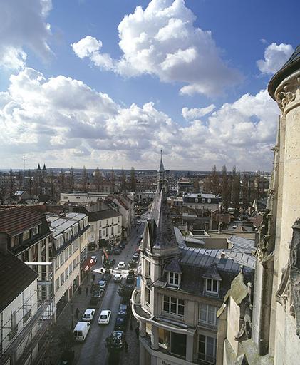 Panorama de Melun depuis le sommet de l'église Saint-Aspais : vue prise vers le sud.