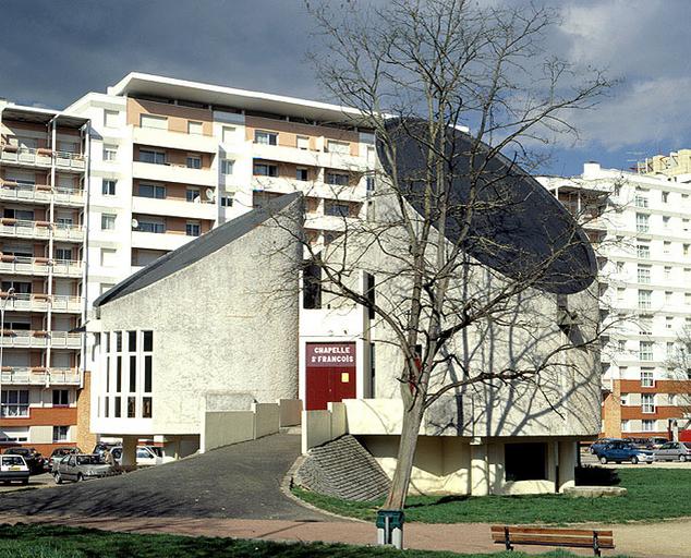 Vue extérieure, depuis le sud-ouest.