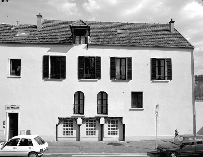 Vue de la façade.