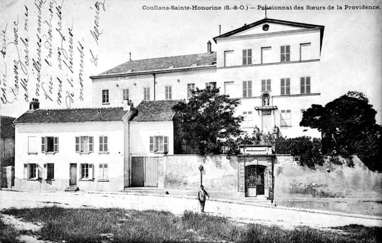 Vue d'ensemble de la façade. Le bâtiment de gauche n'a pas encore été reconstruit.