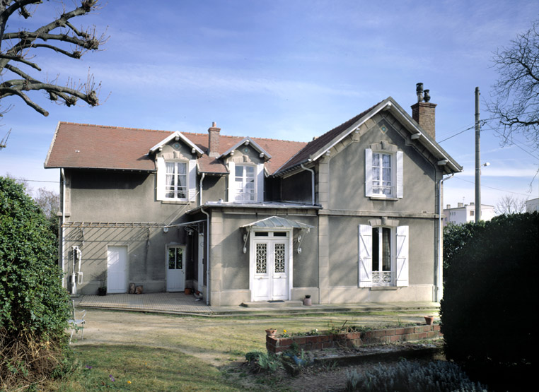 Vue de la façade latérale.