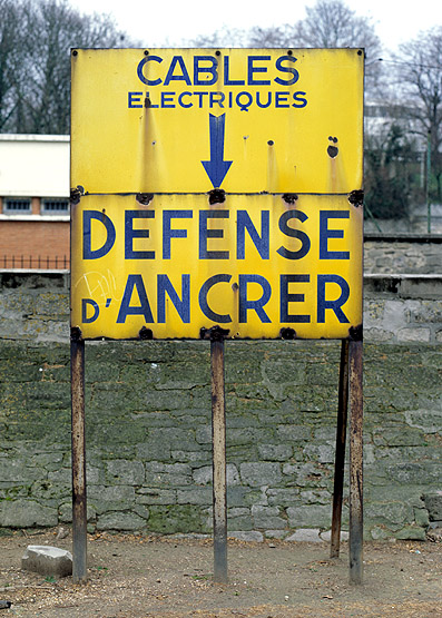 Panneau sur le quai de la République.