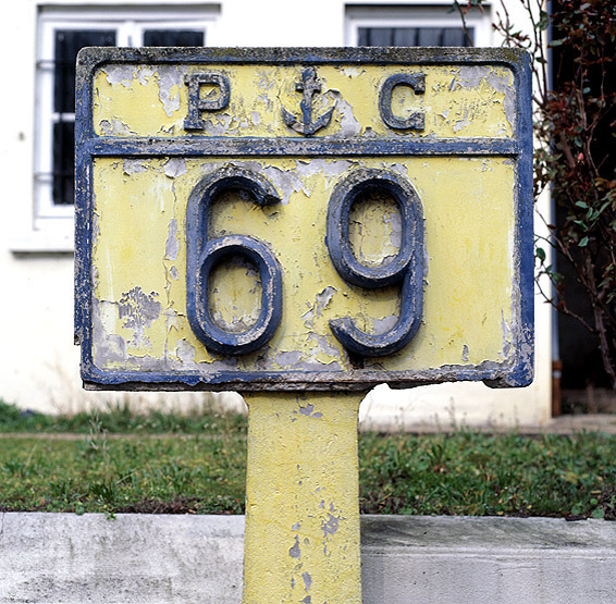 Panneau sur le quai de la République.