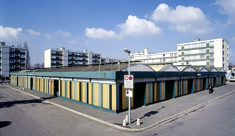 Halle construite en 1967, en même temps que la place de la Liberté était aménagée.