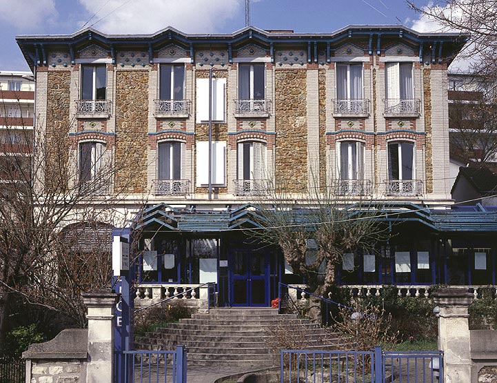 Maison de villégiature, actuellement commissariat de police