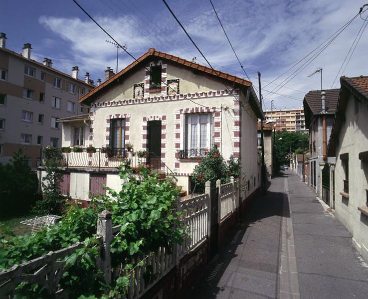 Maison, villa des Saules Clouets : vue d'ensemble.