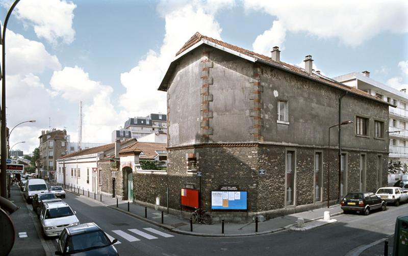 Vue d'ensemble depuis l'angle de la rue du Centre et de la rue Romain-Rolland.