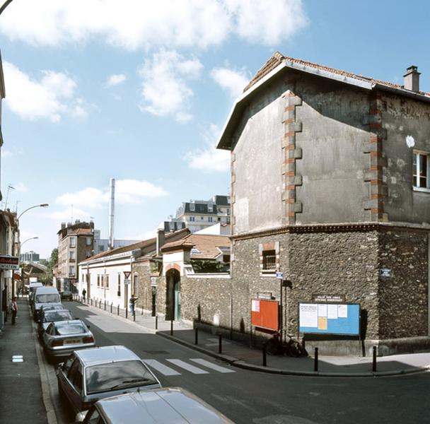 Façade sur la rue Romain-Rolland.