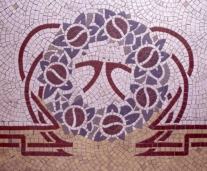 Détail du pavement en mosaïque de l'entrée.