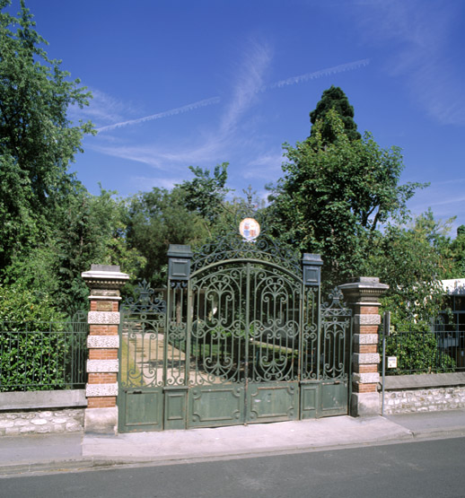 Détail de la grille d'entrée.