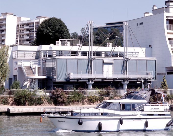 Vue d'ensemble depuis le quai de Champigny après la rénovation complète et la construction d'une extension.