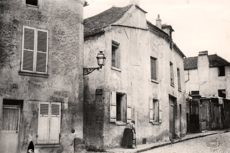 Vue d'une rue de l'ancien centre de Nogent à la fin du XIXe siècle.