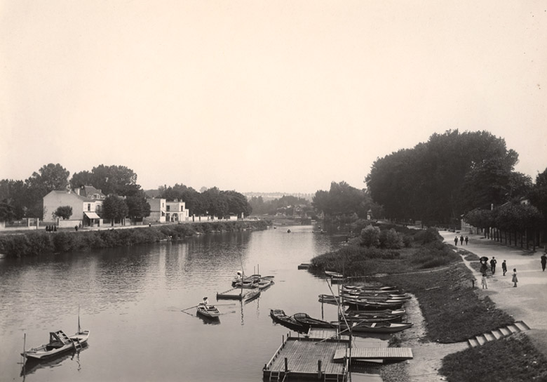 Canotage sur la Marne au début du XXe siècle. Vue prise depuis la passerelle du Perreux.