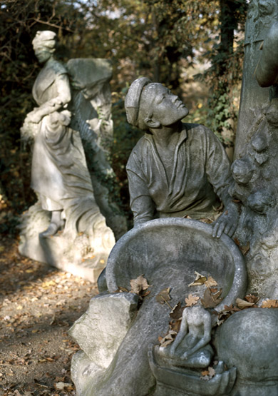 Détail d'une femme de type asiatique.