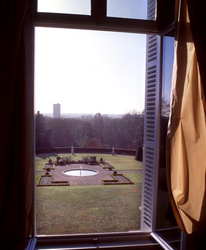 Panorama sur les jardins et la ville de Melun, depuis l'hôtel de la préfecture.