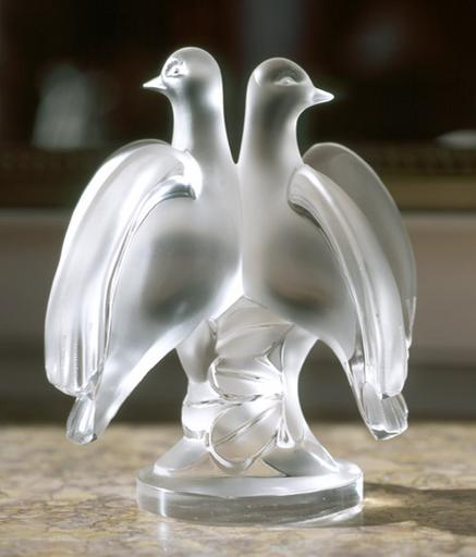 Statuette des deux colombes. Cristal de Lalique, dans le grand salon.