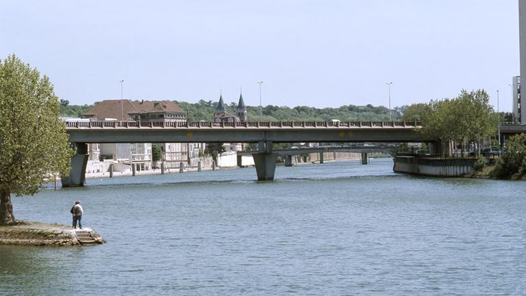 Vue d'ensemble de l'île Saint-Etienne, depuis l'ouest.