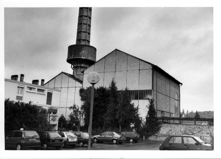 Bâtiments de production et base de la cheminée. 15 octobre 1997.